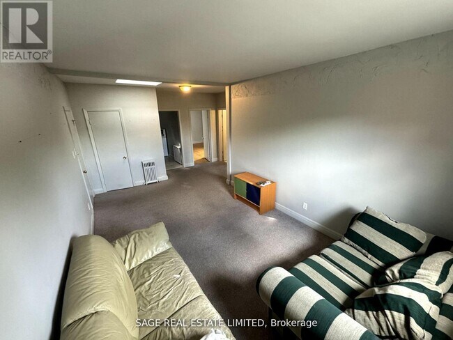 Photo du bâtiment - 2500 Kingston Rd