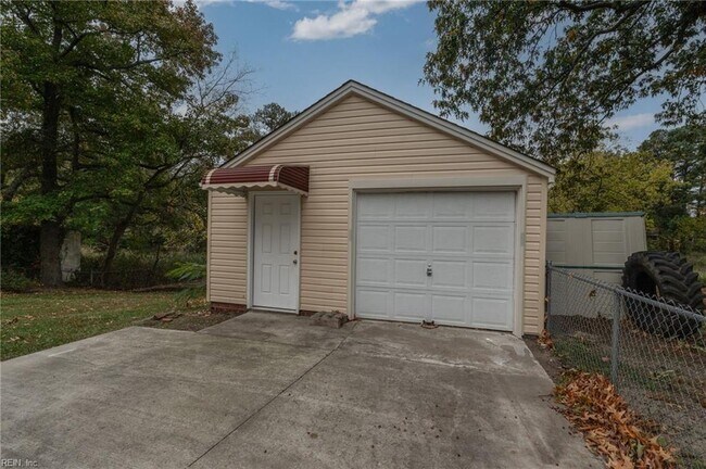 Building Photo - 3549 Norland Court