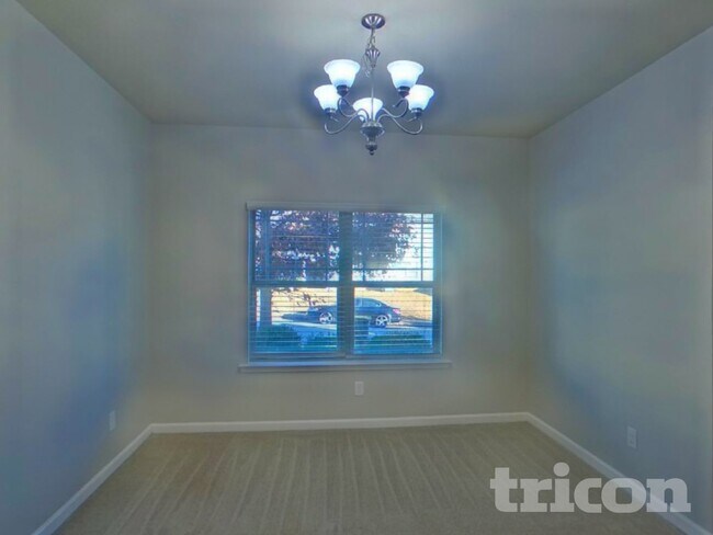 Foto del edificio - 207 Stillwood Dr