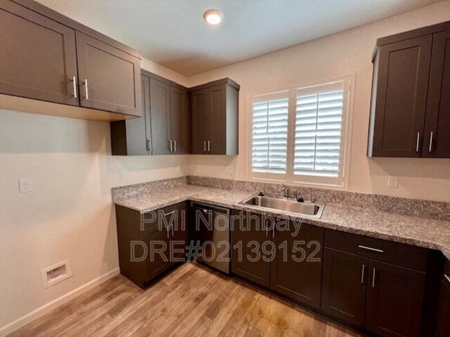 Building Photo - 1476 Descanso Ln