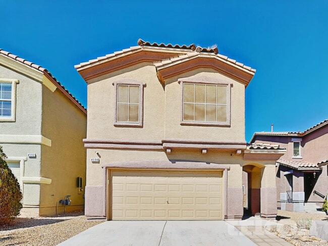 Foto del edificio - 4598 Hearts Desire Ave