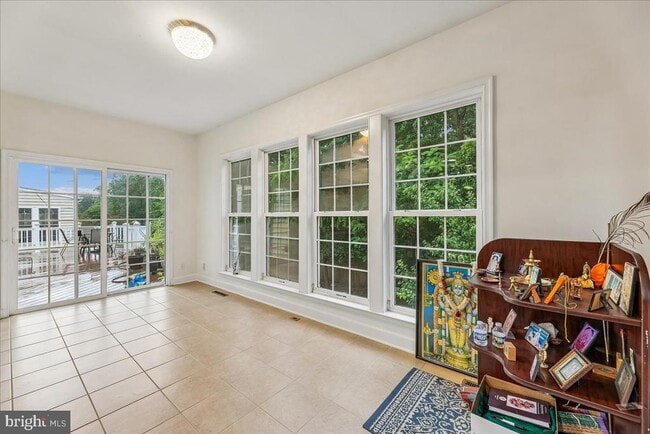 Building Photo - 9529 Mountwood Dr