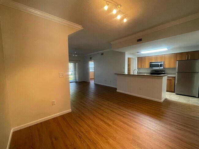 Foto del edificio - 5920 W Sample Rd
