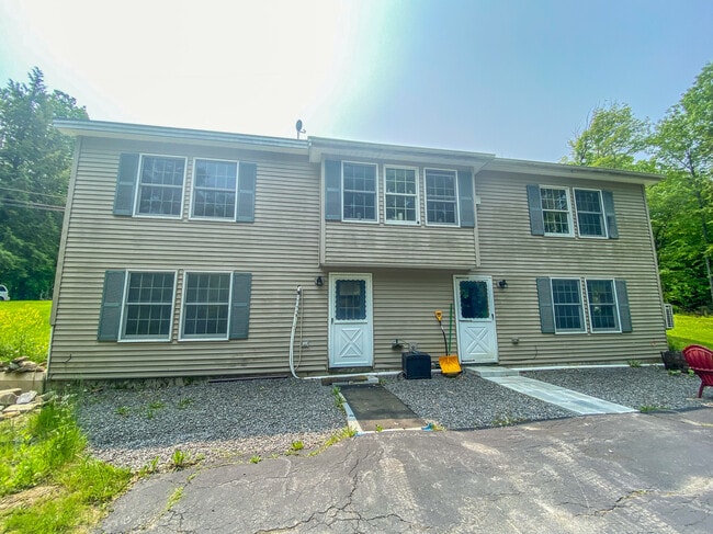 Building Photo - 10 Dumas Dr