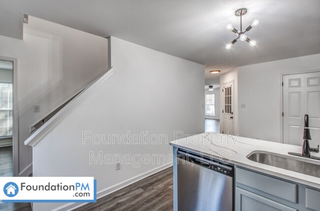 Foto del edificio - 484 High Point Terrace
