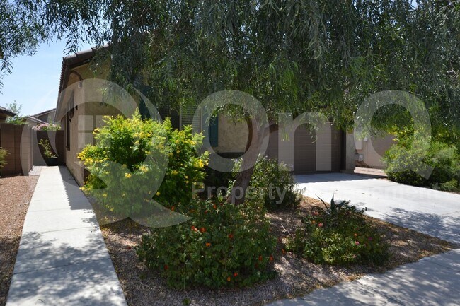 Building Photo - 12039 W Briles Rd