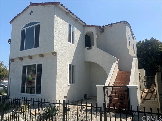 Primary Photo - 2050 Pine Ave