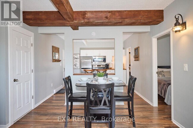 Photo du bâtiment - 4675 Queen St