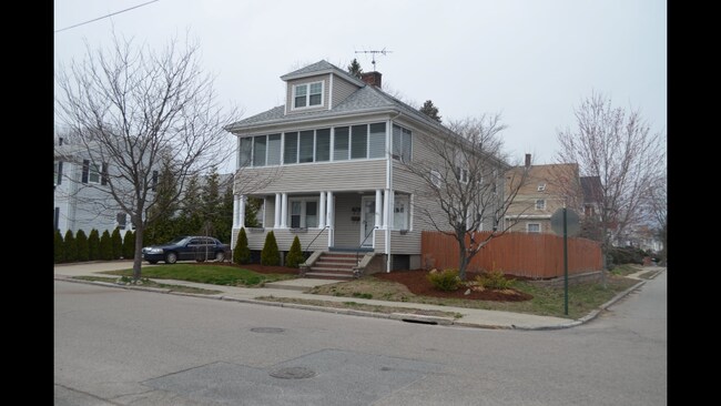 Building Photo - 203-205 Laurens St