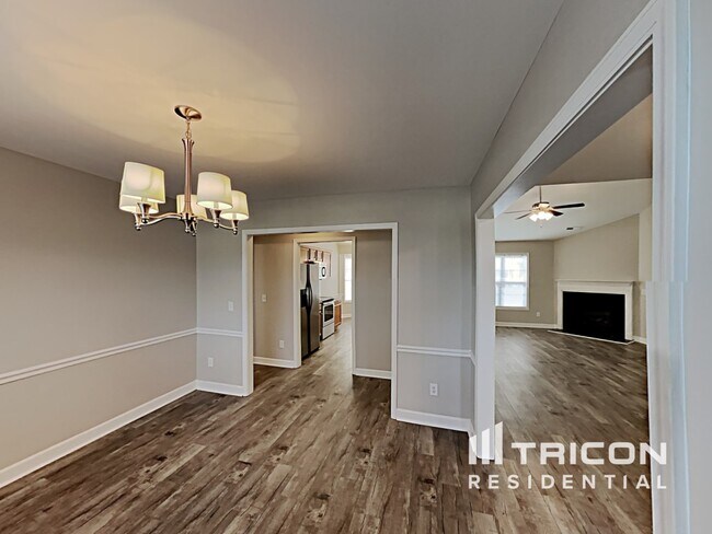 Foto del edificio - 4586 Woodway Dr