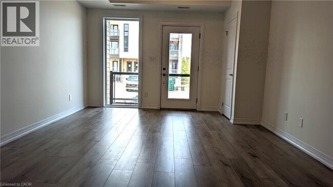 Building Photo - 261 Woodbine Ave