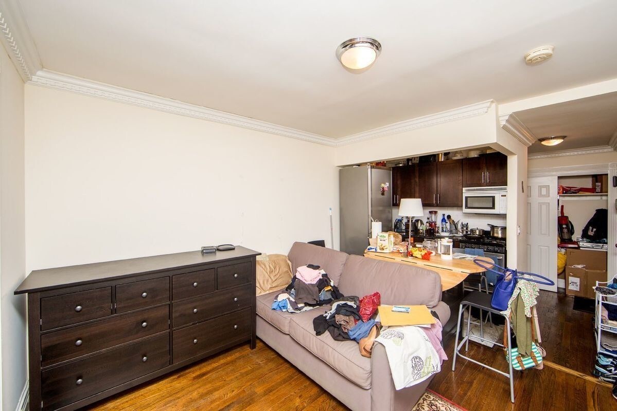 Foto principal - 344 E 77th St