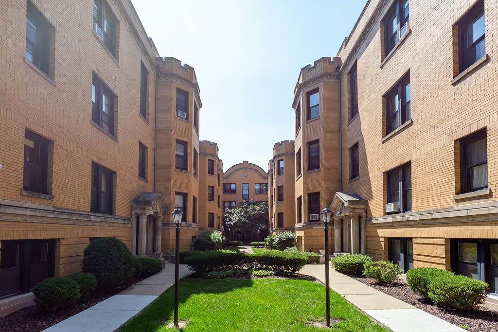 2418 Sawyer Unit I, Chicago, IL 60622 Condo for Rent in Chicago, IL