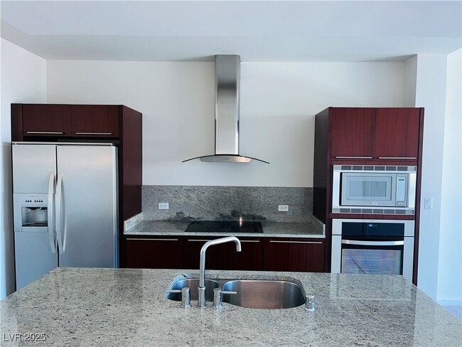Building Photo - 4471 Dean Martin Dr