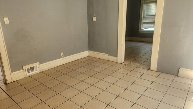 Building Photo - 2755-2757 N 33rd St. (Duplex)