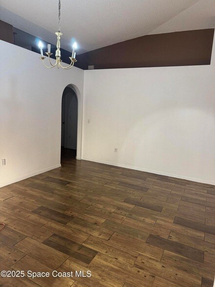 Building Photo - 1179 White Oak Cir