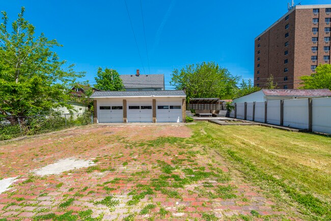 Foto del edificio - 1631 Lakewood Ave