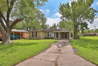Building Photo - 5418 Myrtlewood St