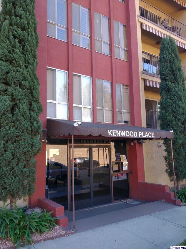 Foto principal - 620 N Kenwood St