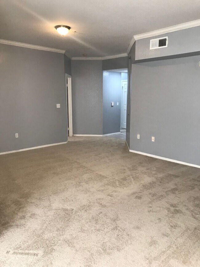 Photo - 2586RTJ.Madison 1110(100) Apartment