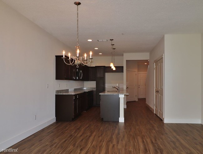 Building Photo - 3 br, 2.5 bath House - 868 4th Ave S