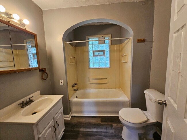 Building Photo - 3 bedroom Townhome for rent in Mt Washington!