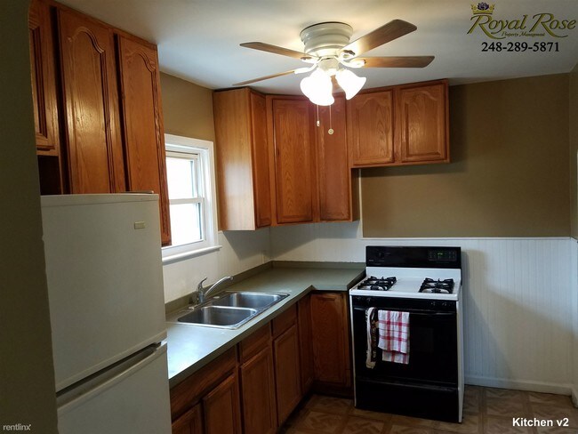 Building Photo - 5 br, 1 bath House - 13995 Hendricks Ave