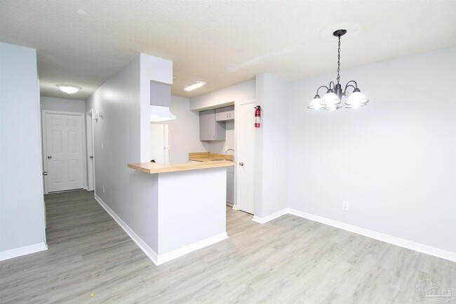 Building Photo - 7116 Pearson Rd