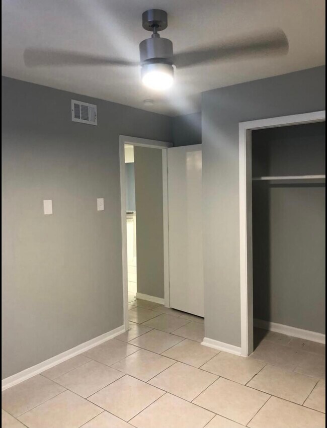 Foto del edificio - 3274 Branard St