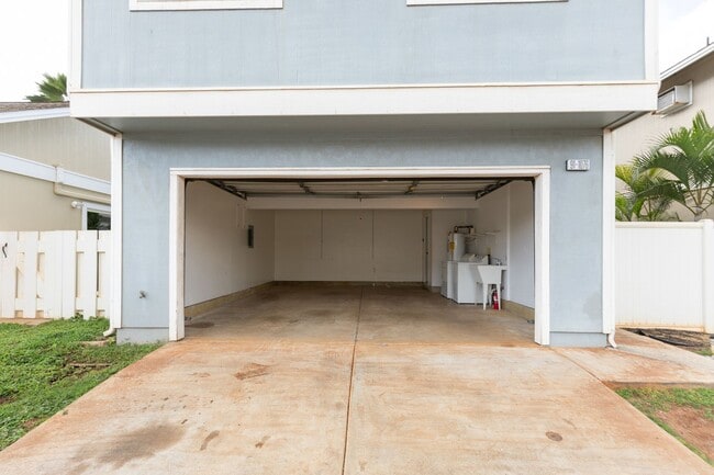 Foto del edificio - Island Living in the Heart of Ewa Beach - Alii Cove (3Bed/2Bath)