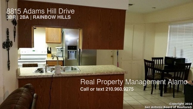 Foto del edificio - 8815 Adams Hill Dr