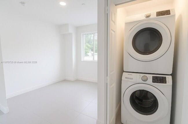 Foto del edificio - 541 NW 33rd St