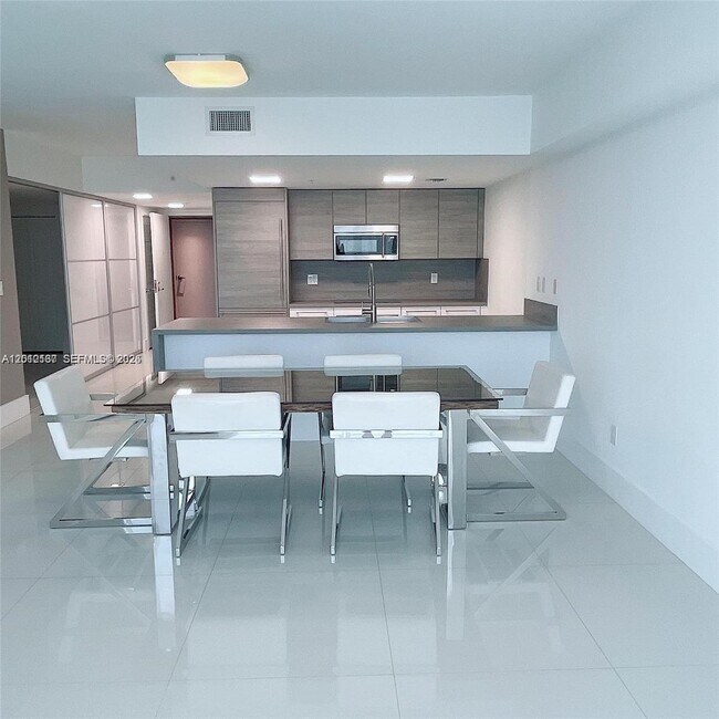 Foto del edificio - 400 Sunny Isles Blvd