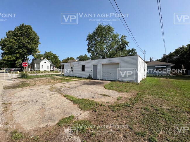 Foto del edificio - 2434 Pine St