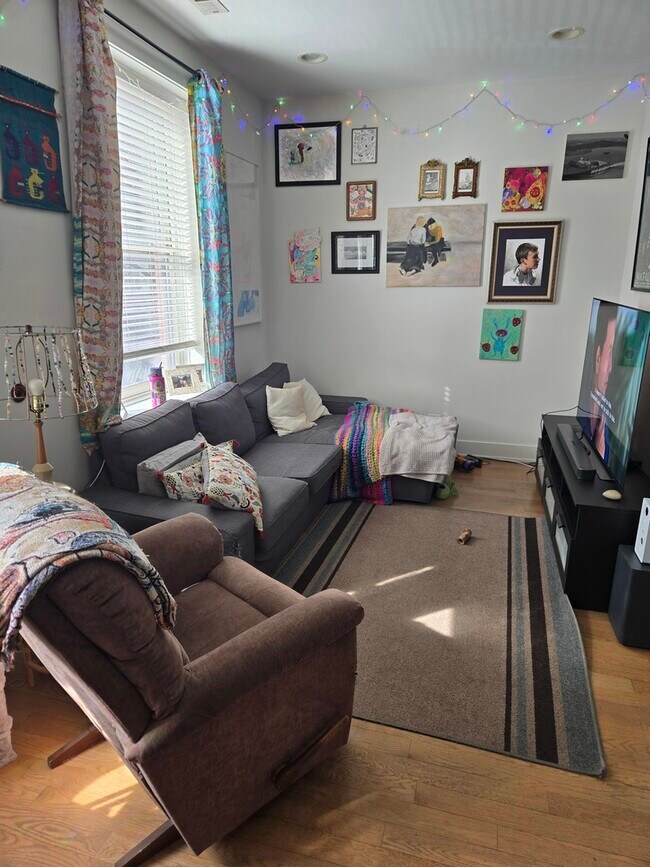 Foto del edificio - 3707 N Southport Ave