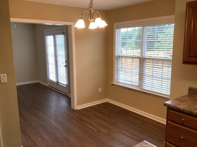 Building Photo - 207 Fledgling Way
