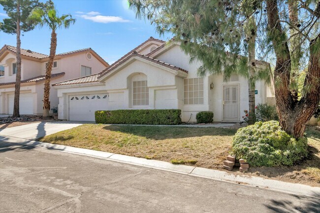 Building Photo - Great Single Story Summerlin Area Pool Home