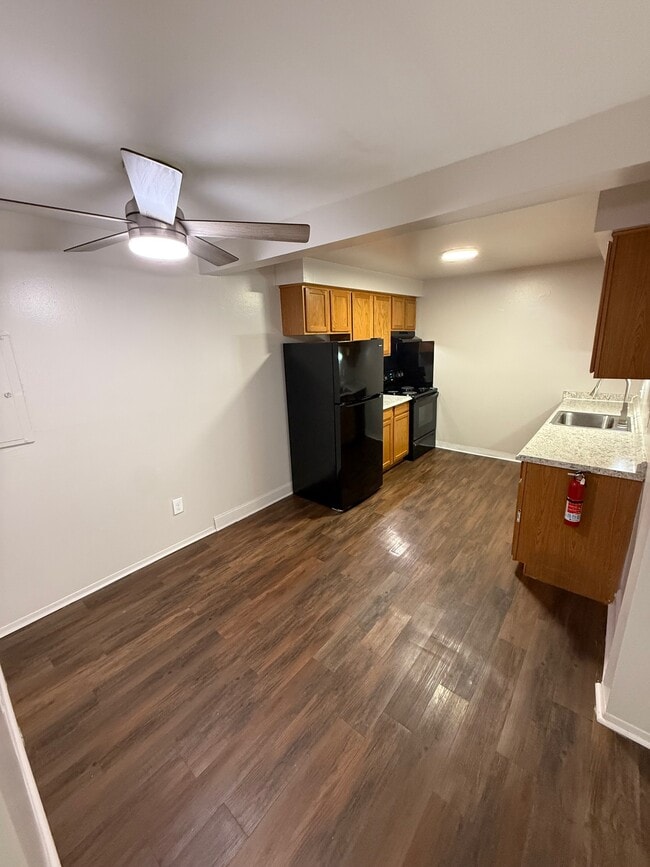 C307 - AVAILABLE NOW - The Red Lion