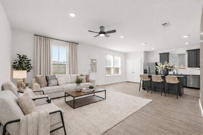 Foto del edificio - 318 Maple Bark Trl