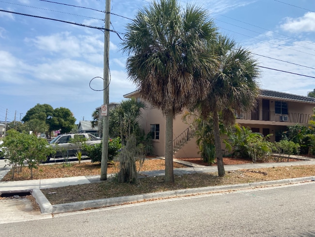 Photo - 1120 N Sapodilla Ave Apartment