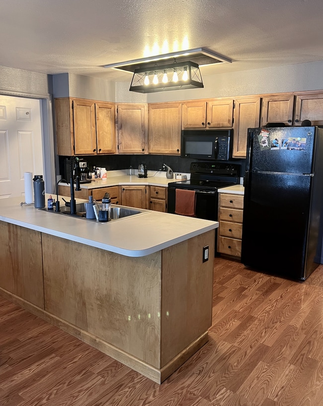 Building Photo - 122 Goldfish Farm Rd SE