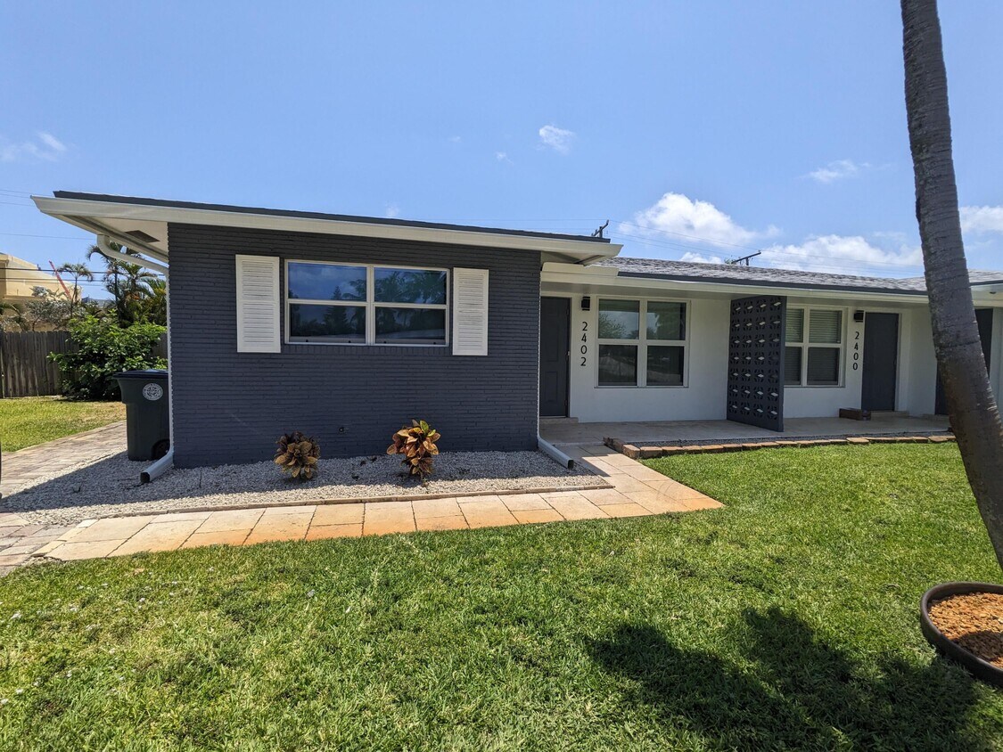 Foto principal - 2402 NE 5th Ave