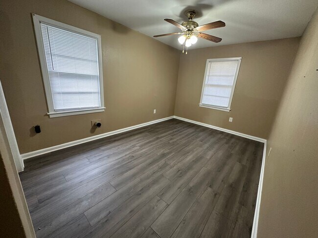 Foto del edificio - Updated 2 Bedroom House