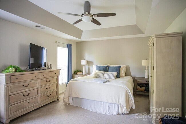 Foto del edificio - 615 Circle Trace Rd