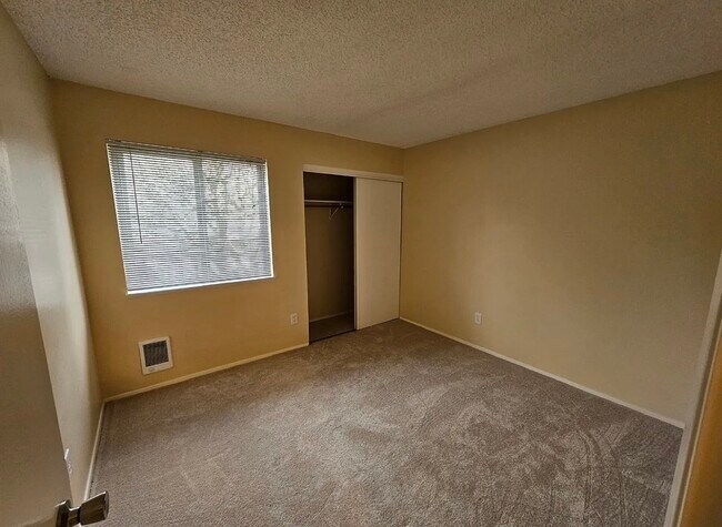 Foto del edificio - 200 SW Florence Ave