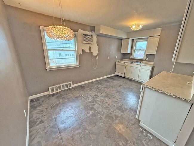 Building Photo - Convenient Showings — No Appointment Needed!