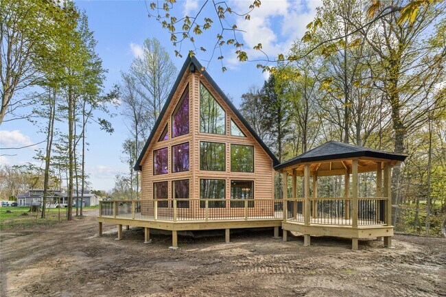 Foto del edificio - 8498 E Lake Rd