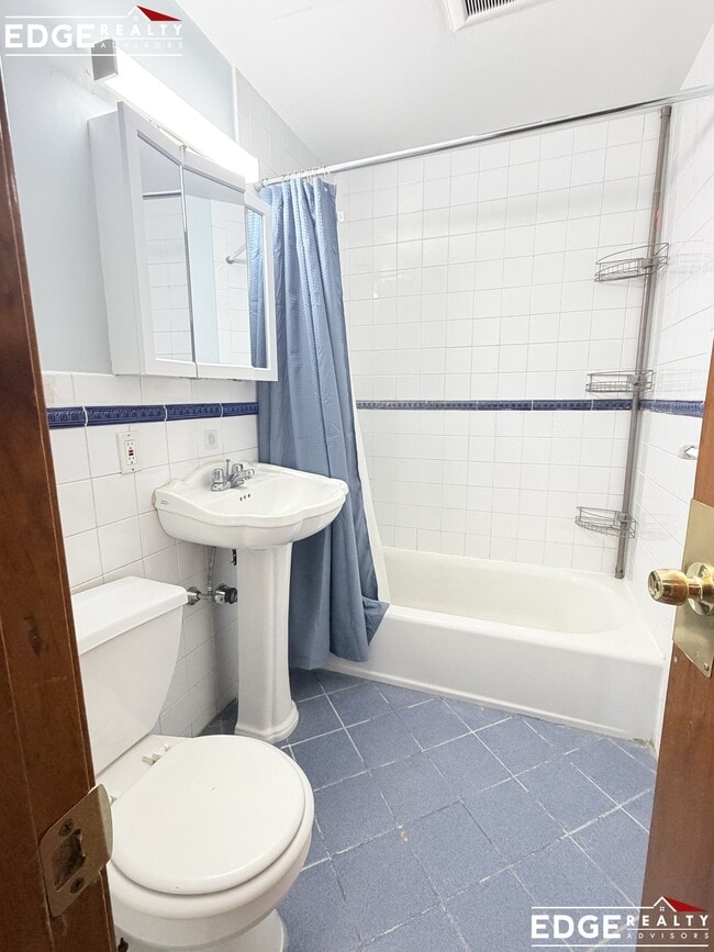 Foto del edificio - 357 Faneuil St