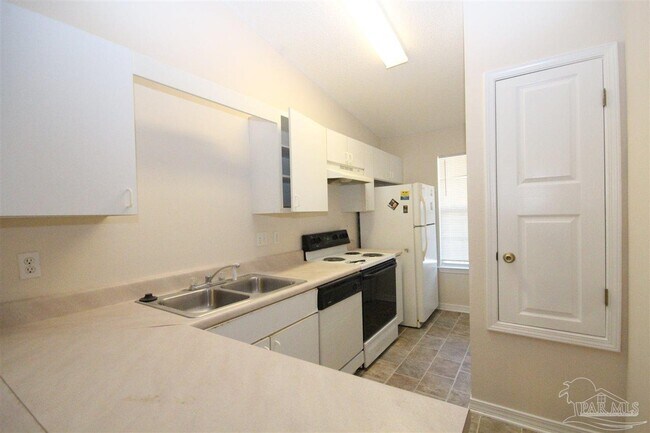 Foto del edificio - 8127 Heirloom Dr