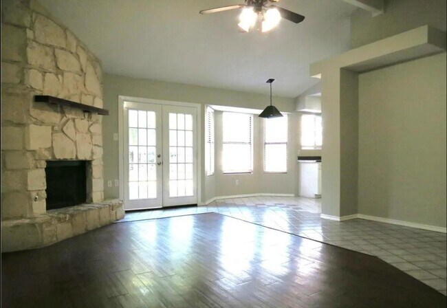 Foto del edificio - 2002 Castle Creek Dr